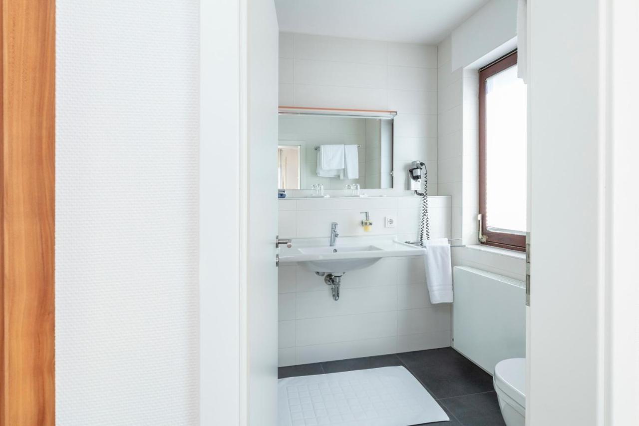 Schwäbisch Gmünd Hotel Krone Strassdorf מראה חיצוני תמונה