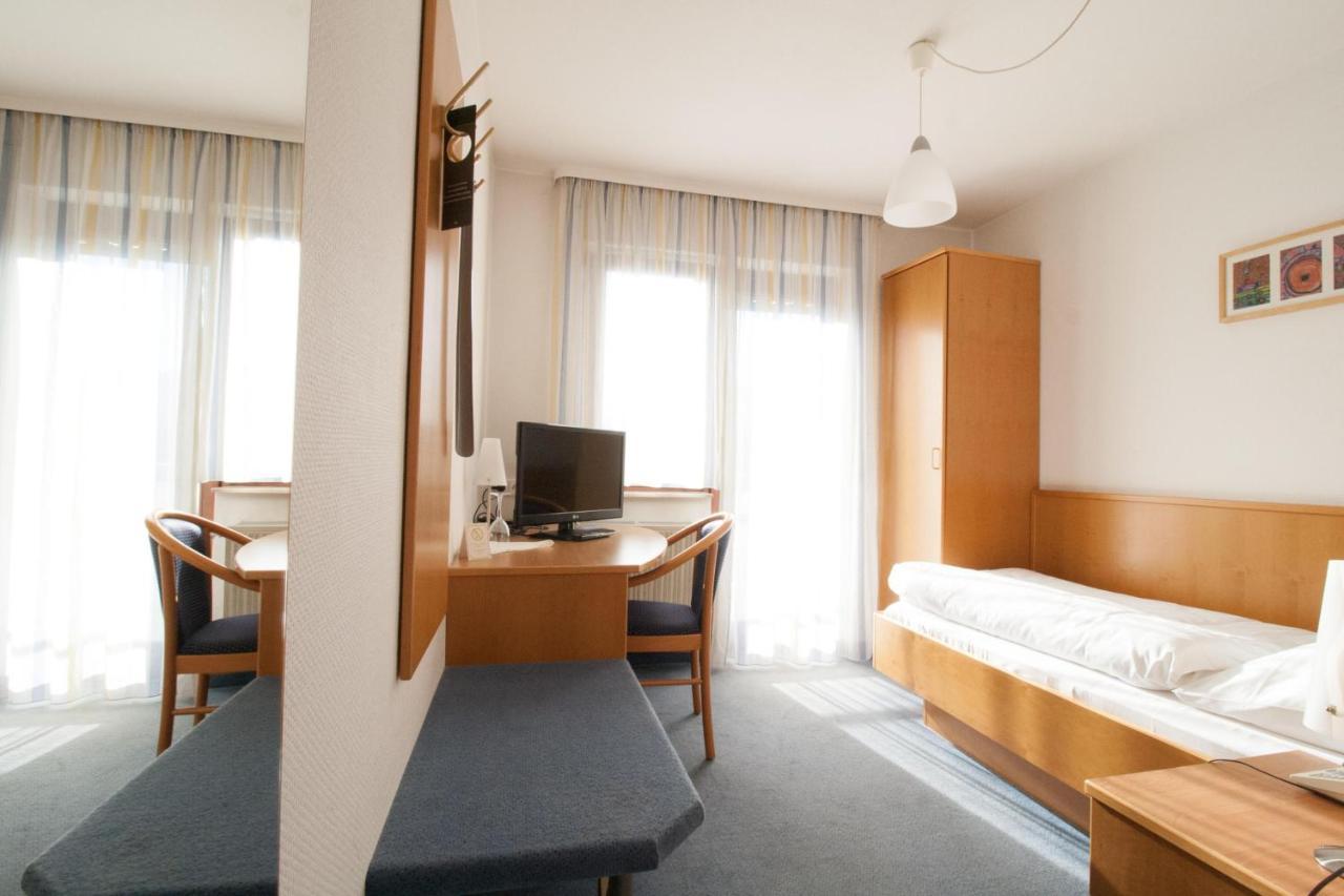 Schwäbisch Gmünd Hotel Krone Strassdorf מראה חיצוני תמונה
