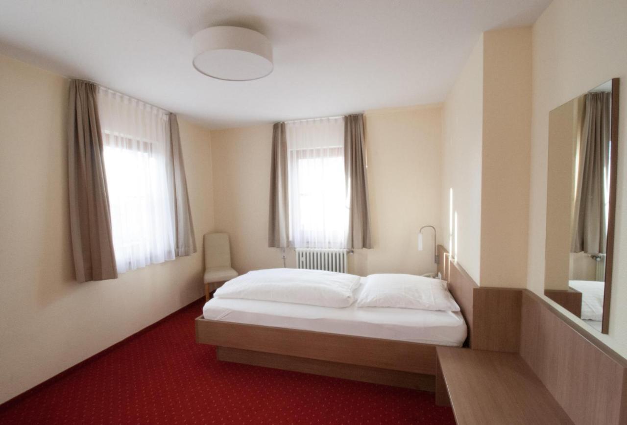 Schwäbisch Gmünd Hotel Krone Strassdorf מראה חיצוני תמונה